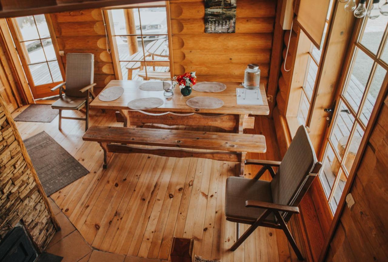 Brivdienu Maja Ar Pirti "Strautkalni" Ieriki Exterior foto