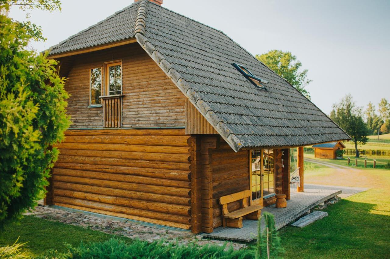 Brivdienu Maja Ar Pirti "Strautkalni" Ieriki Exterior foto