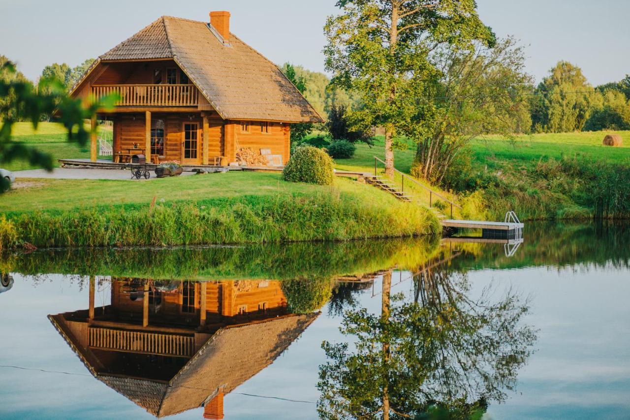 Brivdienu Maja Ar Pirti "Strautkalni" Ieriki Exterior foto